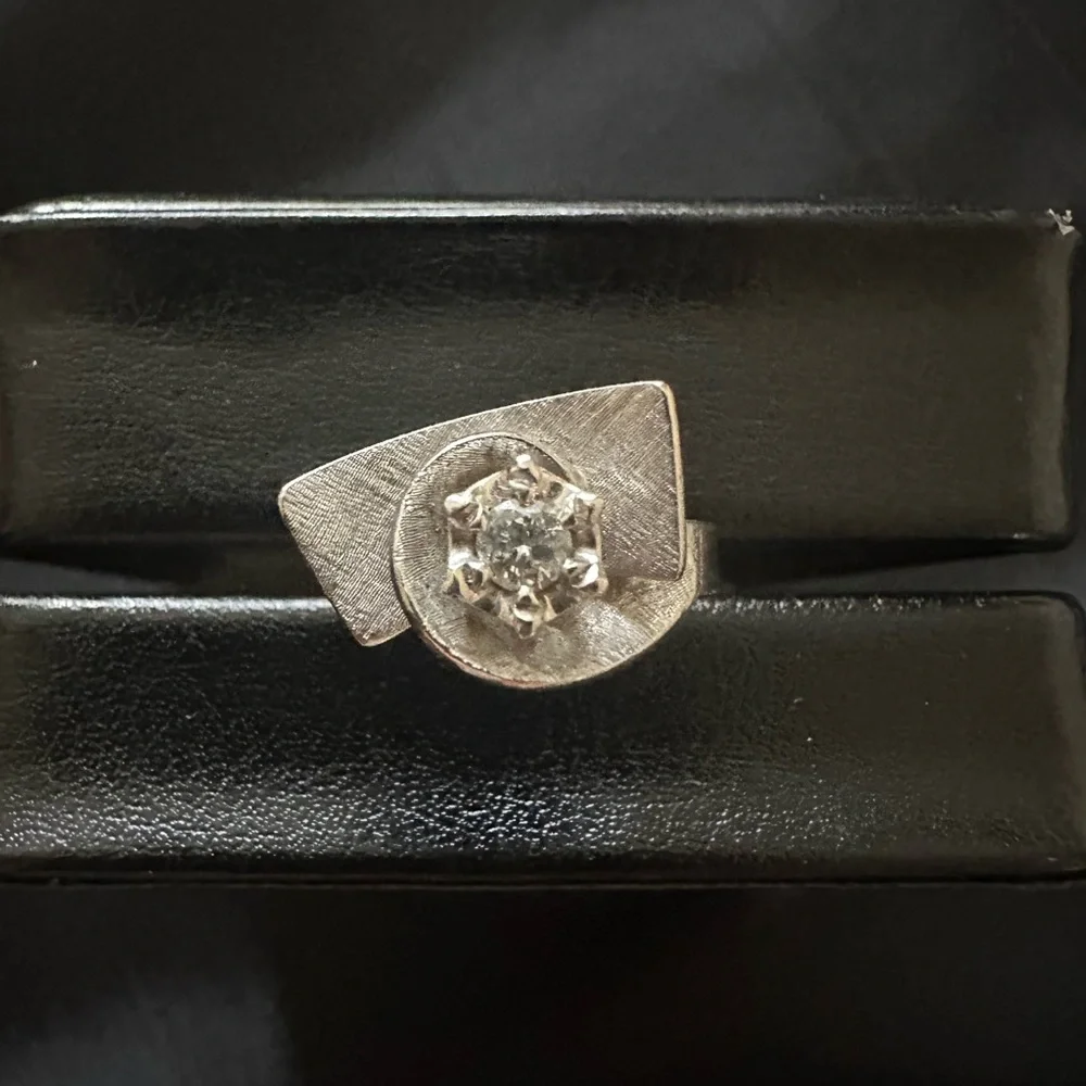 14k White Gold Diamond Ring Size 5 1/2 - Picture 11 of 13